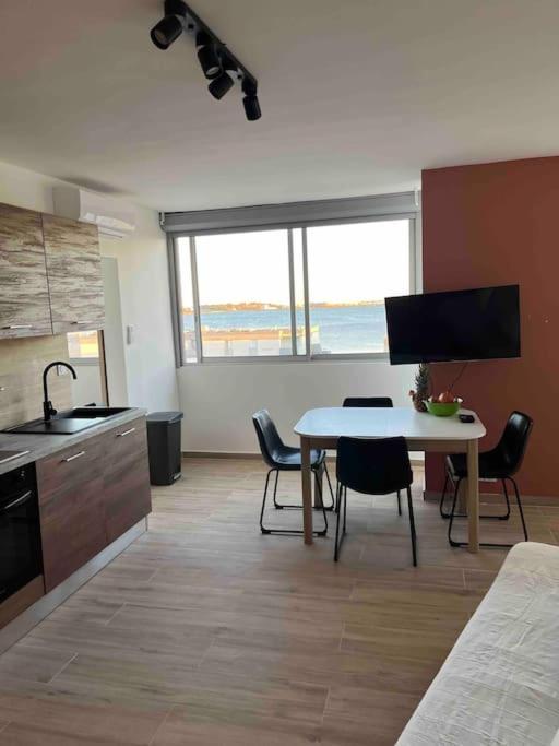 Joli Appart/vue Etang/clim /wifi *