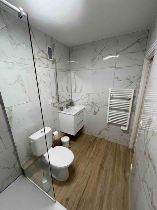 Apartment Joli Appart/vue Etang/clim /wifi Balaruc-les-Bains
