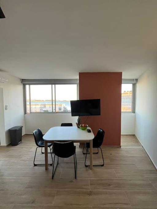 Joli Appart/vue Etang/clim /wifi * Balaruc-les-Bains