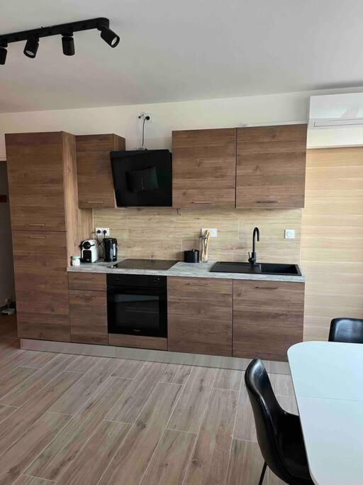 Apartment Joli Appart/vue Etang/clim /wifi